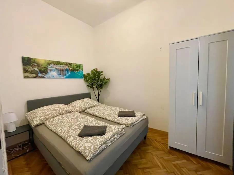 70M2 Premium Apartment With Terrace & Free Parking Vienna