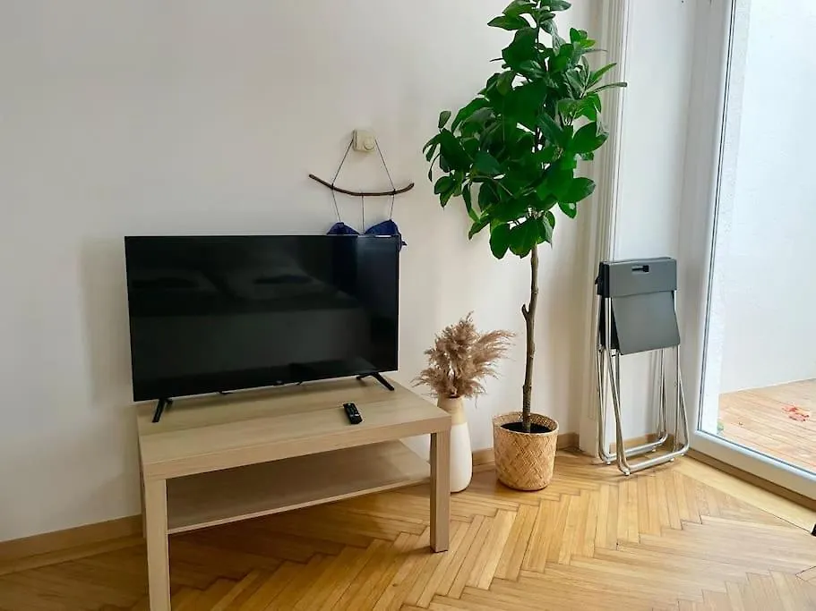 70M2 Premium Apartment With Terrace & Free Parking Vienna Austria